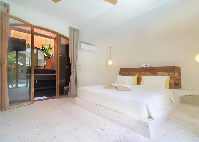 Villa Paradisua By Optimum Bali - Bumbak Street *