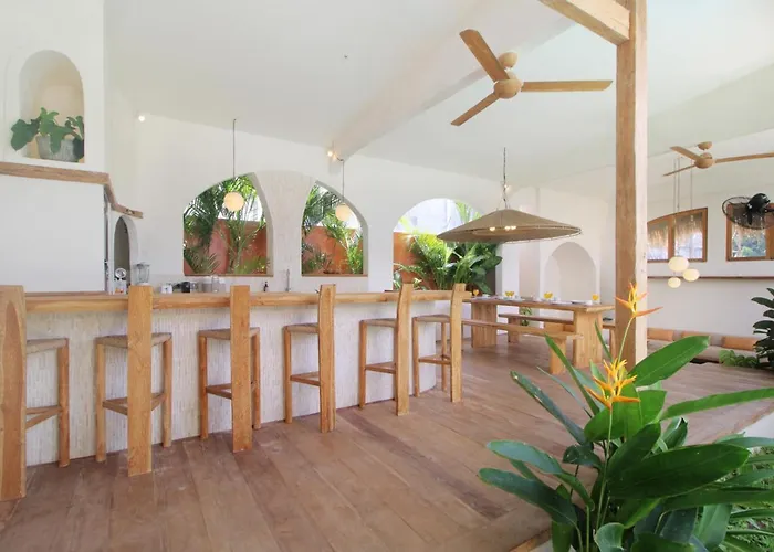 Paradisua By Optimum Bali - Bumbak Street Villa